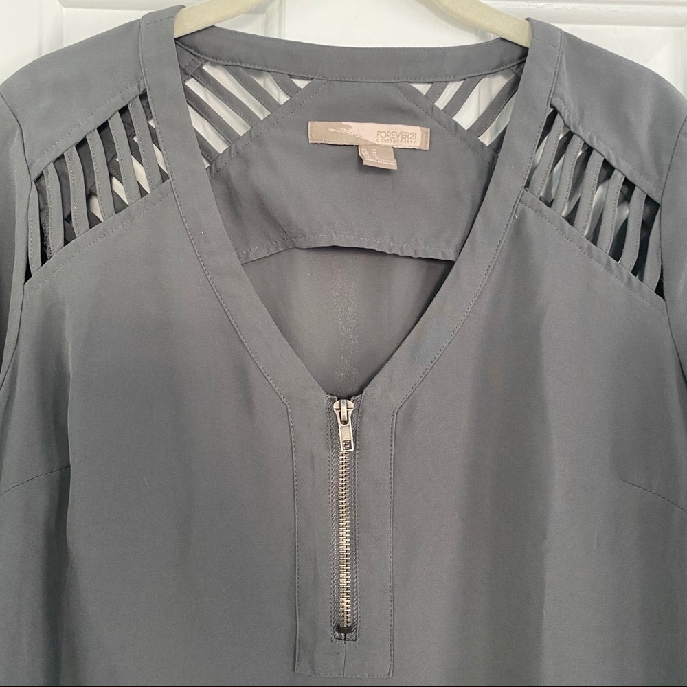 V-neck blouse - Picture 2 of 3